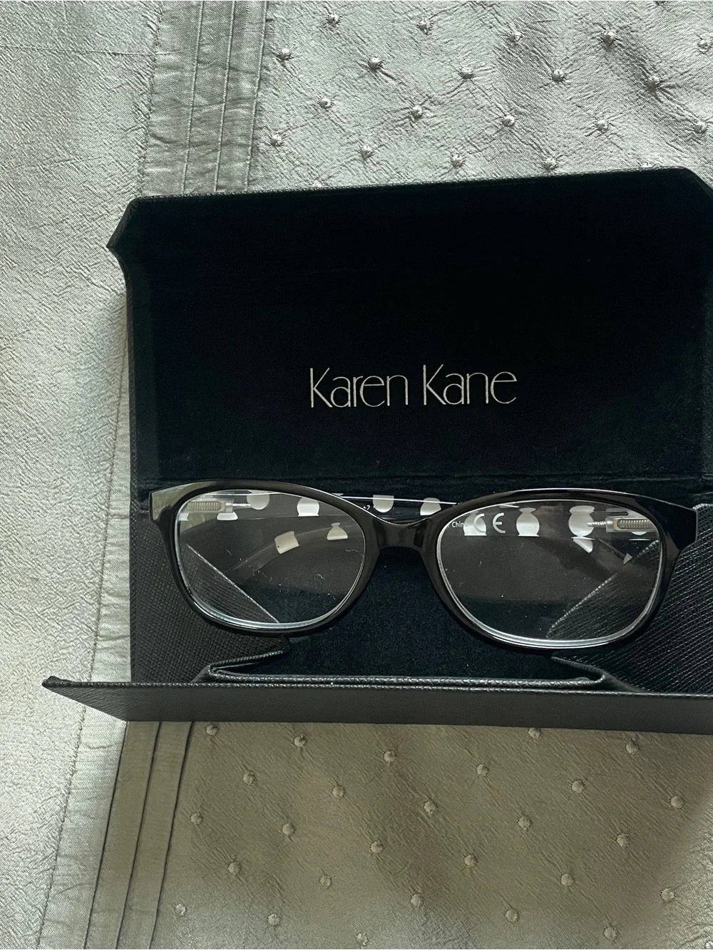 Karen Kane Triangular Foldable Black Glasses Case